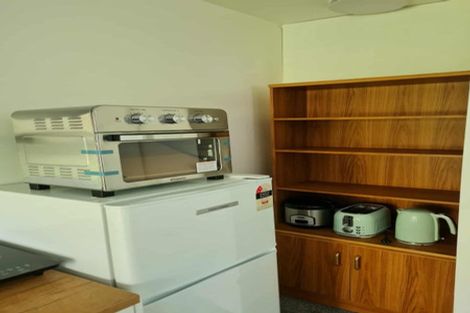 Photo of property in 28 Arataki Road, Havelock North, 4130