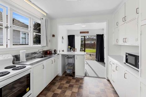 Photo of property in 17 Hewer Crescent, Naenae, Lower Hutt, 5011