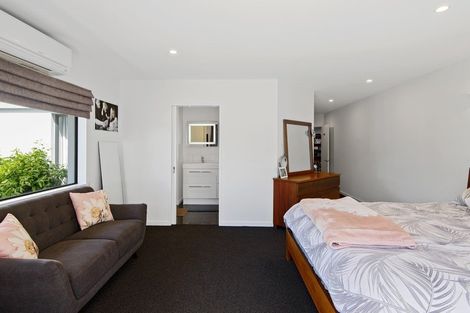 Photo of property in 10a Dalefield Drive, Cashmere, Christchurch, 8022