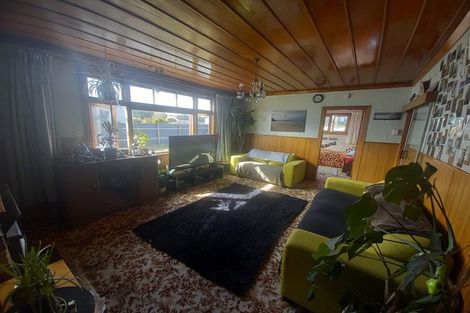 Photo of property in 3 Main Road, Tuatapere, 9620