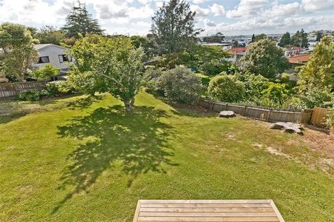 Photo of property in 1/89 Target Road, Totara Vale, Auckland, 0629