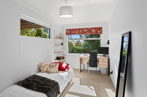 Photo of property in 15 Napier Grove, Waikanae Beach, Waikanae, 5036