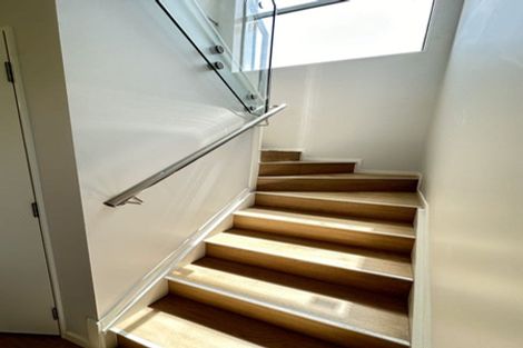 Photo of property in 27a Kelwyn Road, Kelston, Auckland, 0602