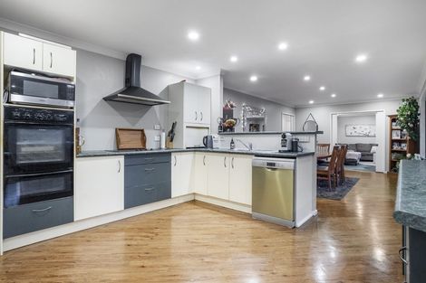 Photo of property in 63 Tram Road, Swanson, Auckland, 0614