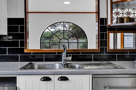 Photo of property in 20 Parris Street, Moturoa, New Plymouth, 4310