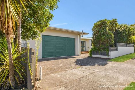 Photo of property in 6 Pararewa Drive, Whalers Gate, New Plymouth, 4310