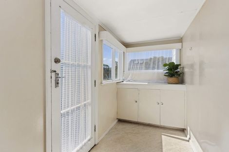 Photo of property in 100 Yule Street, Lyall Bay, Wellington, 6022