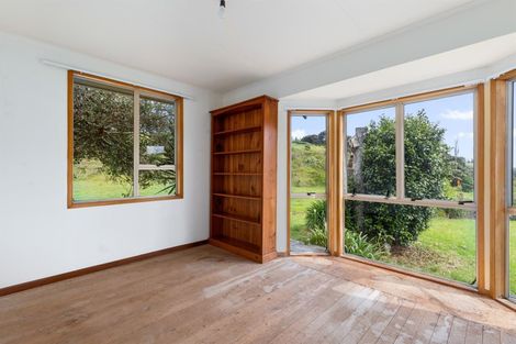 Photo of property in 3265 South Head Road, South Head, Helensville, 0874