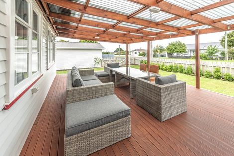 Photo of property in 18 Suther Street, Waverley, 4510