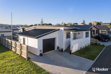 Photo of property in 8 Moet Crescent, Waihi Beach, 3611
