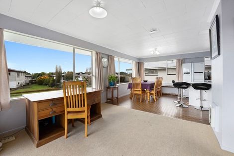 Photo of property in 15 Oberon Street, Stratford, 4332