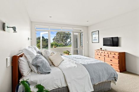 Photo of property in 10 Rangimaarie Crescent, Snells Beach, 0920