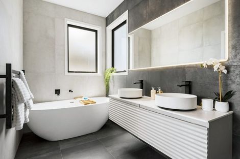 Photo of property in 43 Knights Road, Rothesay Bay, Auckland, 0630