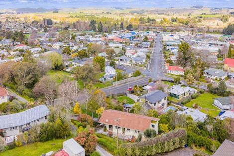 Photo of property in 6 Domain Road, Waipawa, 4210