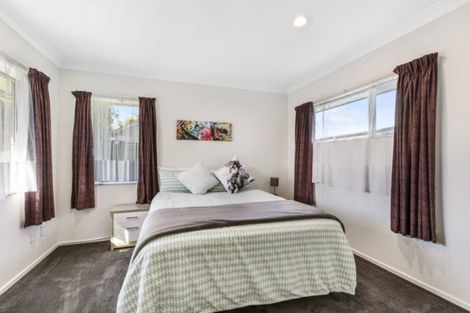 Photo of property in 20a Sutton Crescent, Papakura, 2110