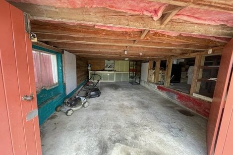 Photo of property in 2 Griffen Park Road, Mount Roskill, Auckland, 1041