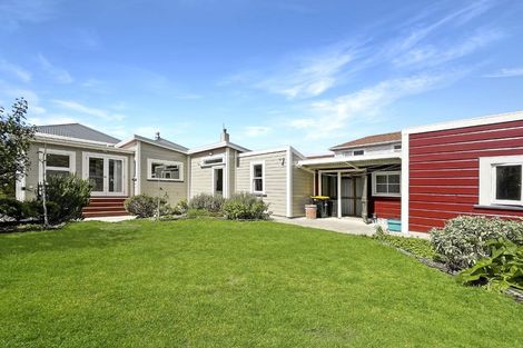 Photo of property in 128 Derwent Street, Island Bay, Wellington, 6023