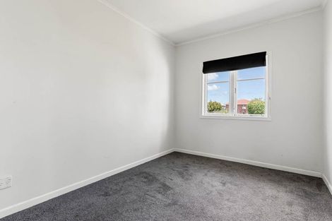 Photo of property in 74 Oakdale Road, Mount Roskill, Auckland, 1041