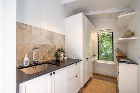 Photo of property in 31 Miro Road, Palm Beach, Waiheke Island, 1081