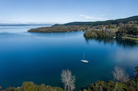 Photo of property in 828 Wily Terrace, Acacia Bay, Taupo, 3330