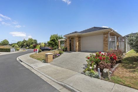 Photo of property in 1 Sovereign Isle Lane, Rototuna, Hamilton, 3210