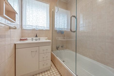 Photo of property in 5 Nicola Place, Mangere, Auckland, 2022