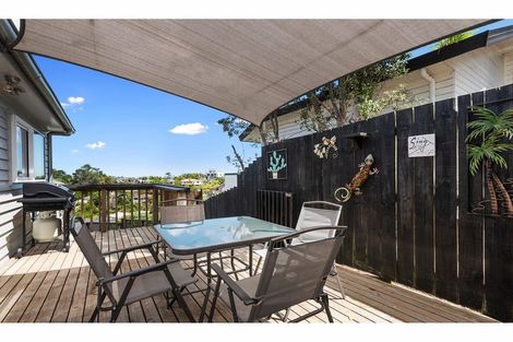 Photo of property in 2/272 Glamorgan Drive, Northcross, Auckland, 0630