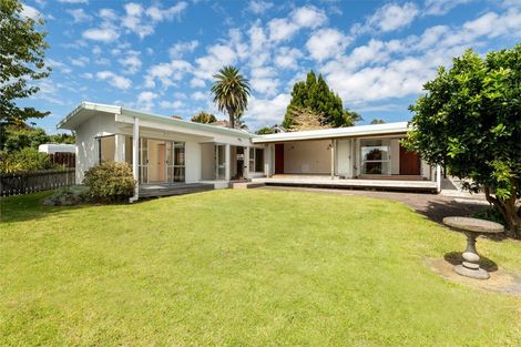 Photo of property in 220 Welcome Bay Road, Welcome Bay, Tauranga, 3112