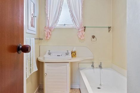 Photo of property in 76 Grimseys Road, Redwood, Christchurch, 8051