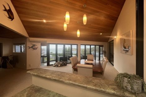 Photo of property in 65 Roberts Road, Matakatia, Whangaparaoa, 0930