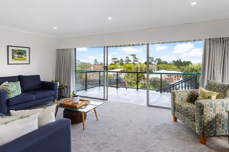 Photo of property in 121 Wallace Road, Mangere Bridge, Auckland, 2022