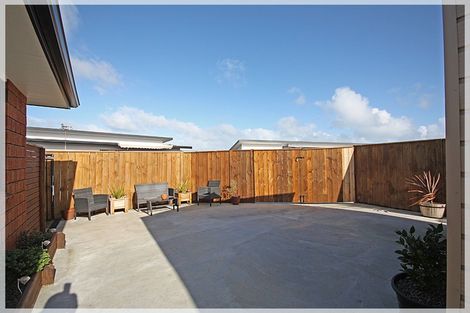 Photo of property in 15 Forbes Road, Foxton Beach, Foxton, 4815