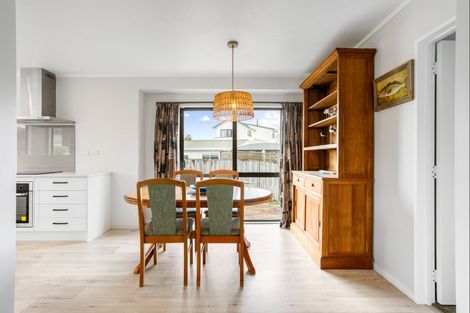 Photo of property in 135 Everitt Crescent, Whangamata, 3620