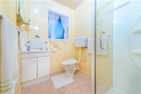 Photo of property in 2/2 Wayne Drive, Mangere, Auckland, 2022