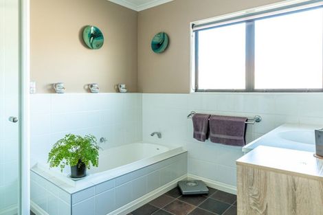 Photo of property in 4 Hunter Street, Westport, 7825