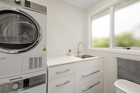 Photo of property in 12 Havelock Place, Blagdon, New Plymouth, 4310