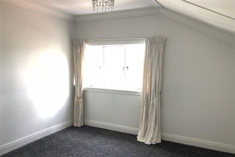 Photo of property in 77 Sylvan Avenue, Northcote, Auckland, 0627