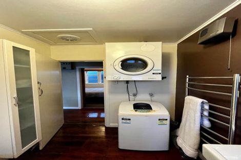 Photo of property in 42 Porritt Avenue, Mount Victoria, Wellington, 6011