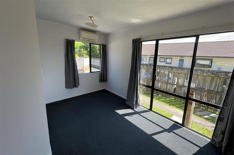 Photo of property in 1/107 Santiago Crescent, Unsworth Heights, Auckland, 0632
