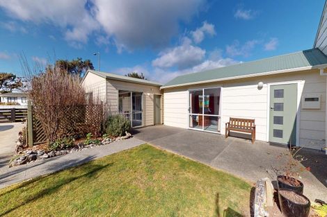 Photo of property in 43 Kahukura Avenue, Waitarere Beach, Levin, 5510