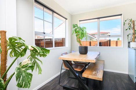 Photo of property in 35 Hillcrest Drive, Kelvin Grove, Palmerston North, 4414