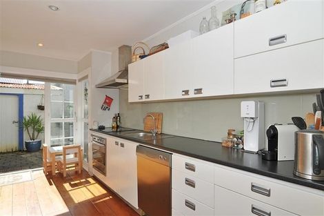 Photo of property in 27 Maida Vale Road, Roseneath, Wellington, 6011