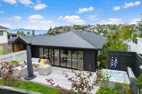 Photo of property in 1/33 Hyde Road, Rothesay Bay, Auckland, 0630