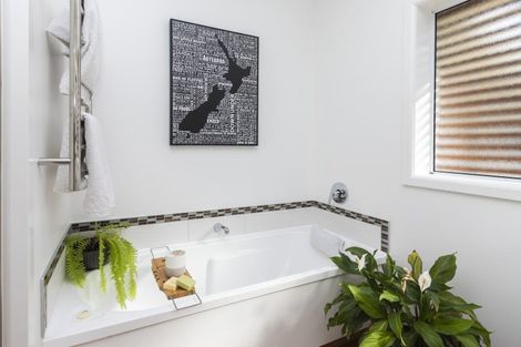 Photo of property in 76 Isleworth Road, Bishopdale, Christchurch, 8053