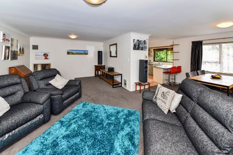 Photo of property in 28 Kavanagh Place, Opaheke, Papakura, 2113