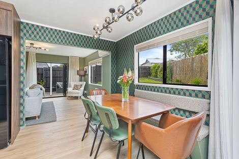 Photo of property in 1/98 Astley Avenue, New Lynn, Auckland, 0600