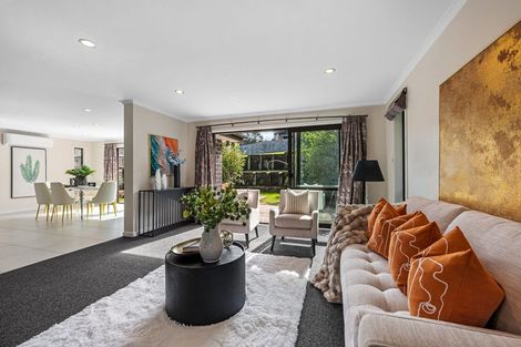 Photo of property in 2 Bintulu Place, Fairview Heights, Auckland, 0632