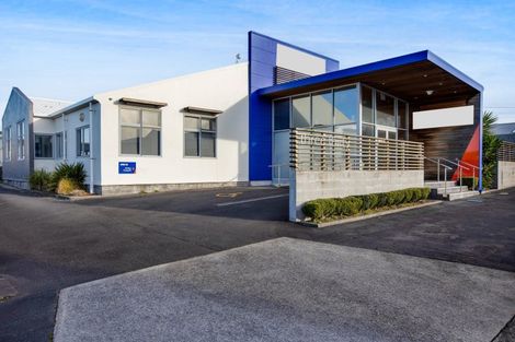 Photo of property in 330 Devon Street West, New Plymouth, 4310