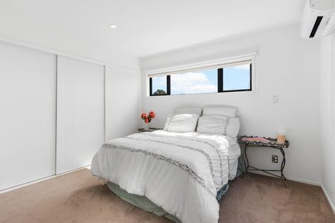 Photo of property in 13 Bartells Drive, Goodwood Heights, Auckland, 2105