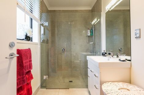 Photo of property in 6 Karoola Place, Havelock North, 4130